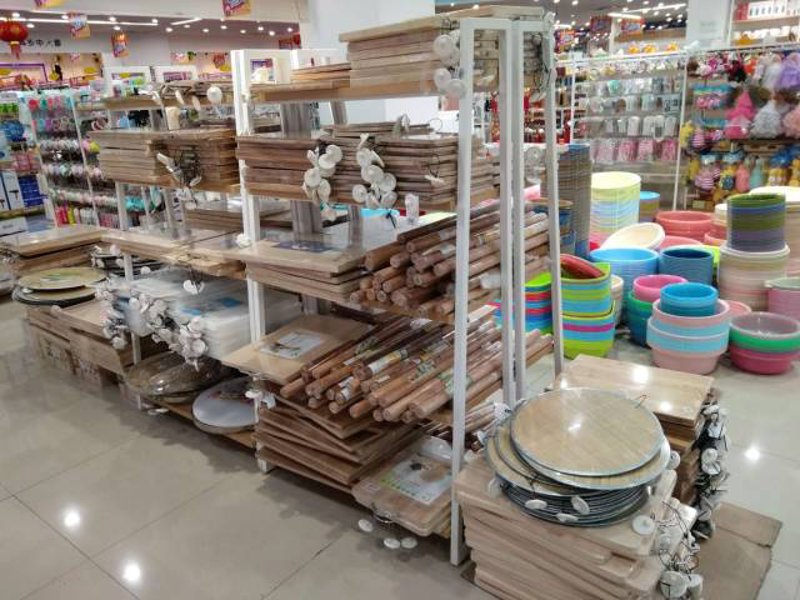 上海零售市场：从传统到现代的转型之路